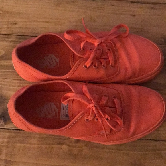 Vans - Picture 3 of 4